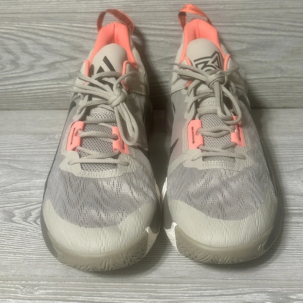 Nike Giannis Immortality 2‎ Mens 18 Grey Coral Basketball Shoes DM0825-003 NWOB